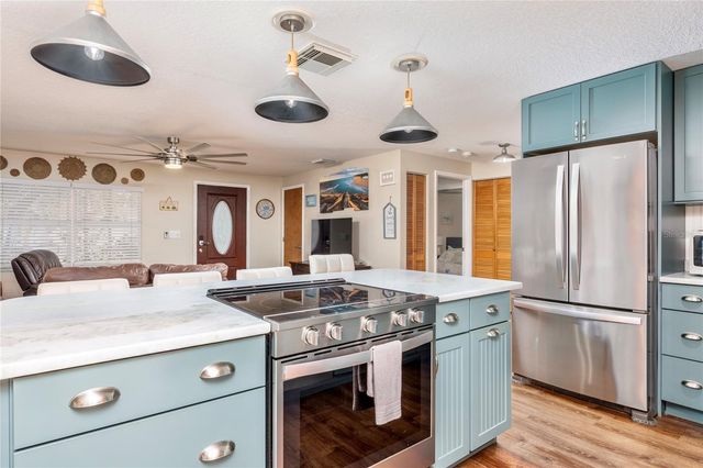 8318 76TH AVENUE, Seminole, FL 33777