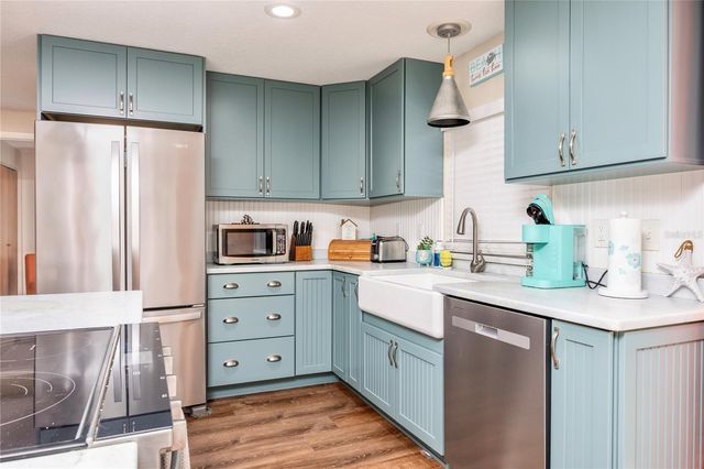 8318 76TH AVENUE, Seminole, FL 33777