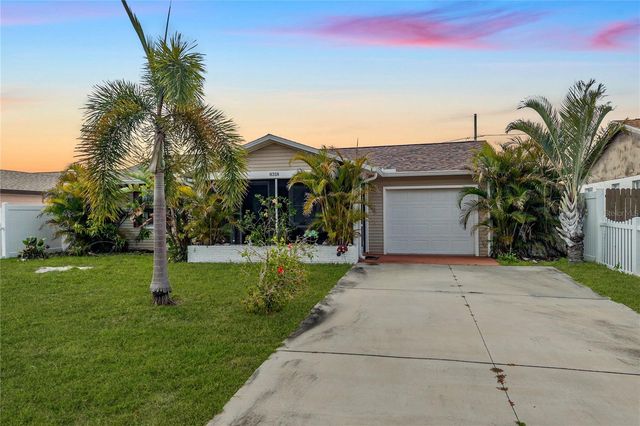 8318 76TH AVENUE, Seminole, FL 33777