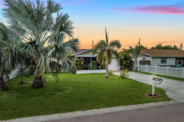 8318 76TH AVENUE, Seminole, FL 33777