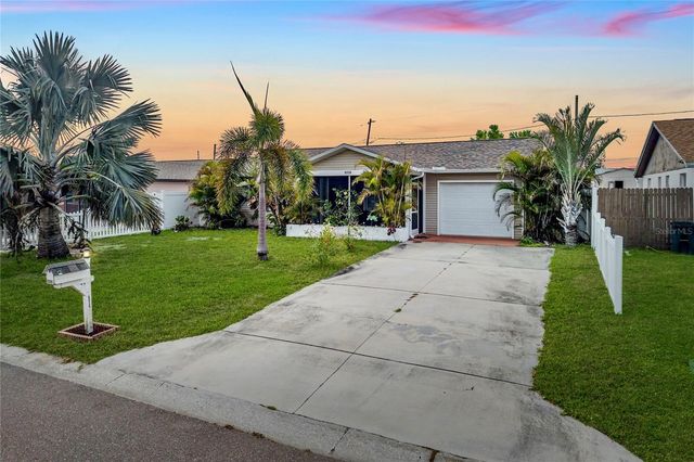 8318 76TH AVENUE, Seminole, FL 33777