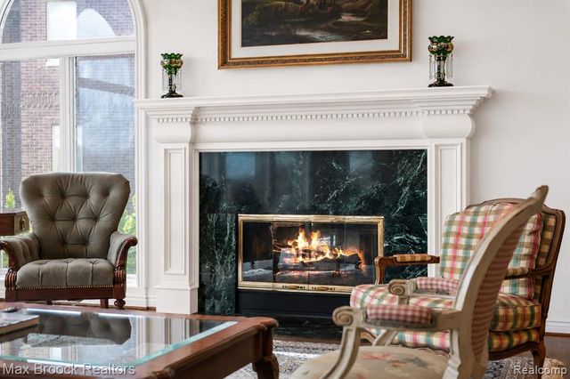 1832 Long Lake Shore Drive, Bloomfield Hills, MI 48302
