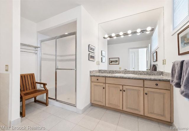 1832 Long Lake Shore Drive, Bloomfield Hills, MI 48302