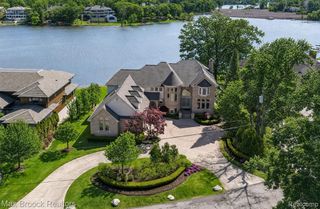 1832 Long Lake Shore Drive, Bloomfield Hills, MI 48302