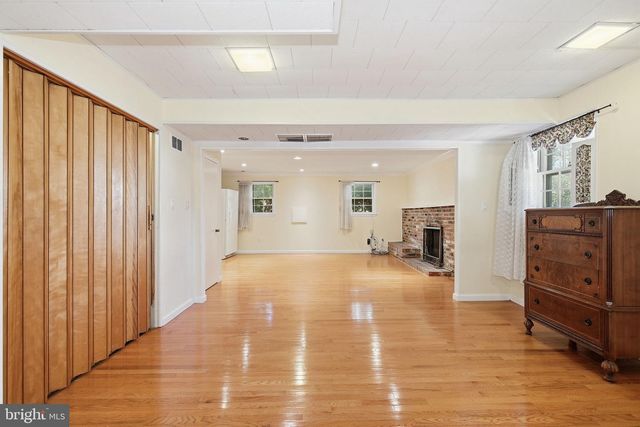 11902 ENID DR, Rockville, MD 20854