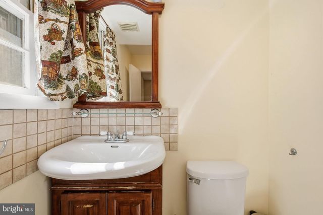 11902 ENID DR, Rockville, MD 20854
