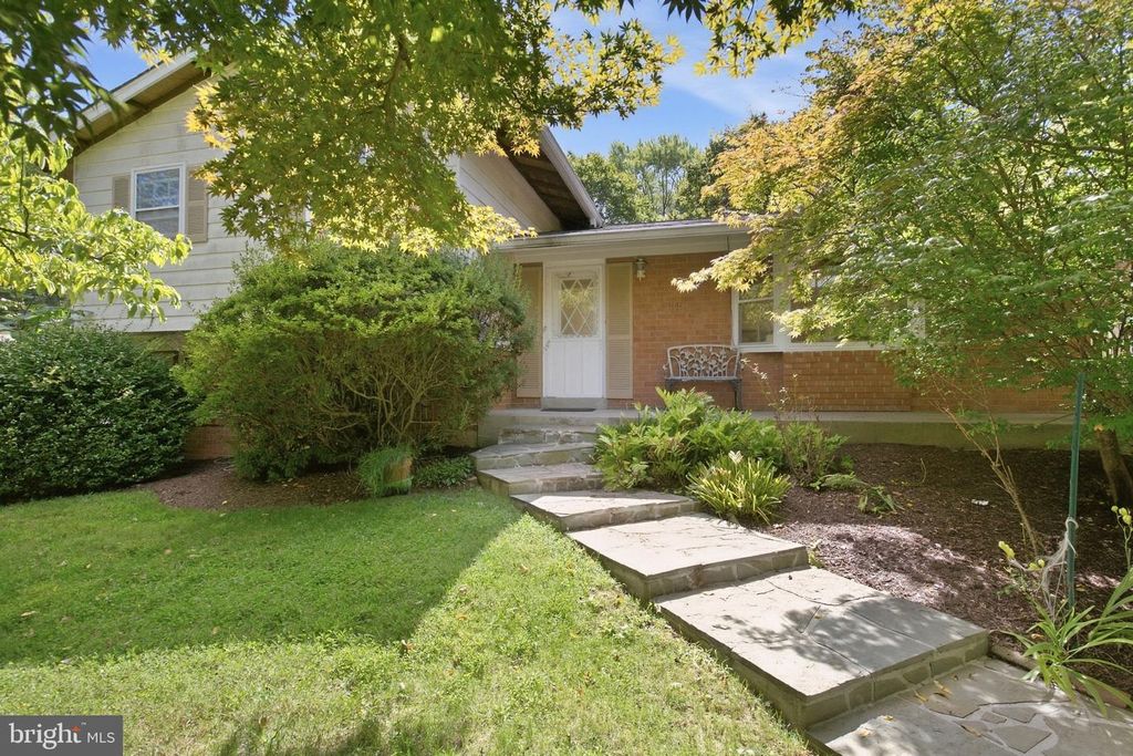 11902 ENID DR, Rockville, MD 20854