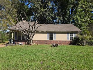 4308 BEECHCLIFF LN, Memphis, TN 38128