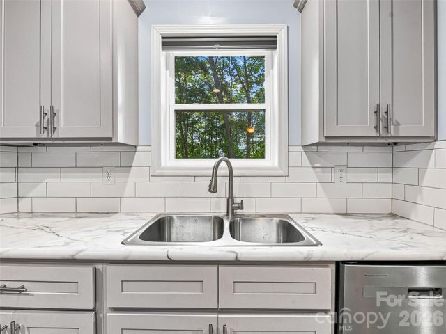 552 Bass Lake Drive, Pisgah Forest, NC 28768