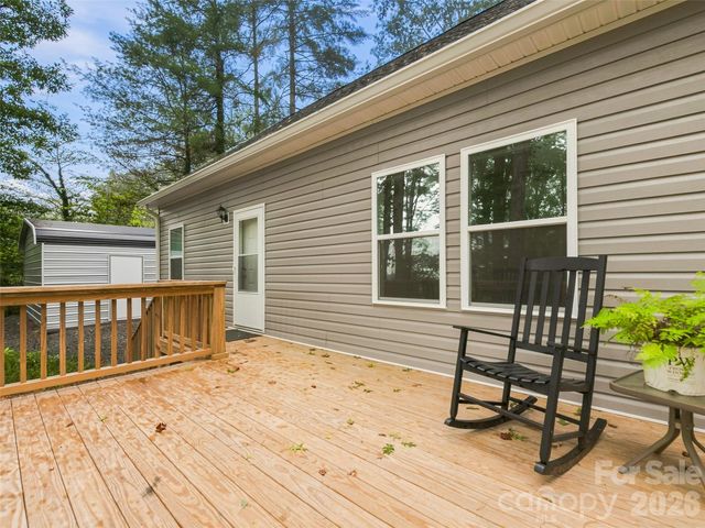 552 Bass Lake Drive, Pisgah Forest, NC 28768