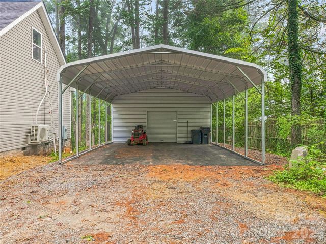 552 Bass Lake Drive, Pisgah Forest, NC 28768