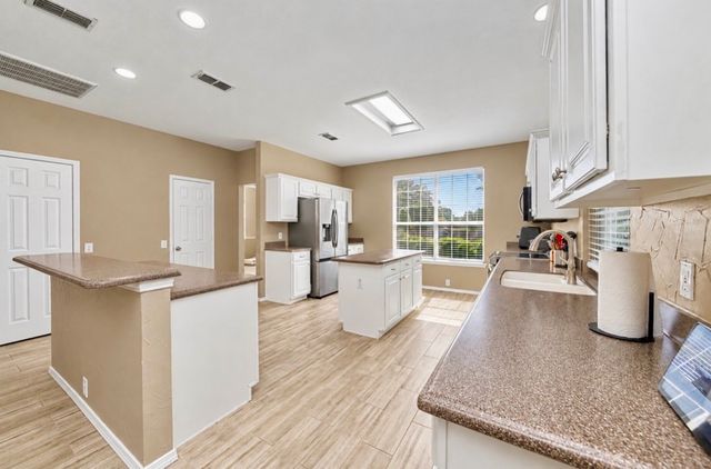 1808 Lacey Oak Lane, Keller, TX 76248