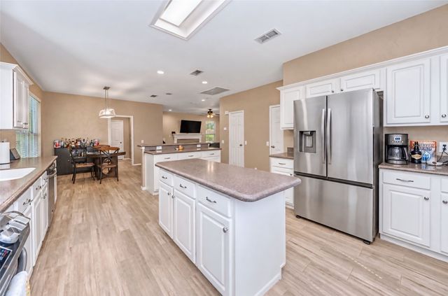 1808 Lacey Oak Lane, Keller, TX 76248