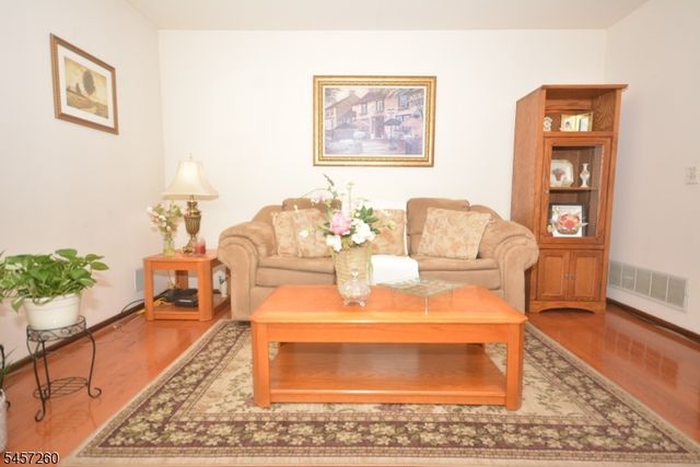 40 Giles Biondi Ct, Bound Brook Boro, NJ 08805