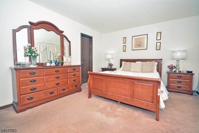 40 Giles Biondi Ct, Bound Brook Boro, NJ 08805
