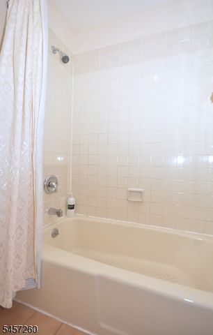 40 Giles Biondi Ct, Bound Brook Boro, NJ 08805