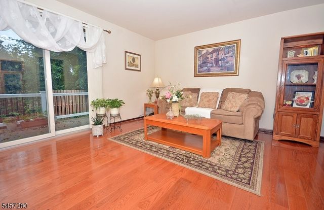 40 Giles Biondi Ct, Bound Brook Boro, NJ 08805