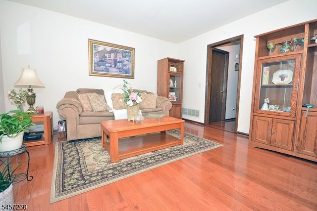 40 Giles Biondi Ct, Bound Brook Boro, NJ 08805