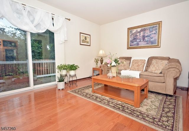 40 Giles Biondi Ct, Bound Brook Boro, NJ 08805