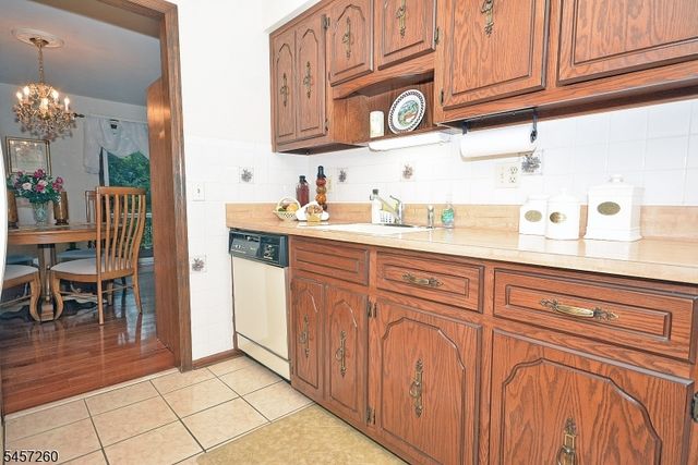 40 Giles Biondi Ct, Bound Brook Boro, NJ 08805