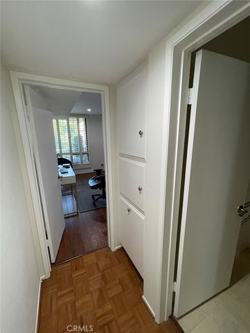 14521 Benefit Street 306, Sherman Oaks, CA 91403