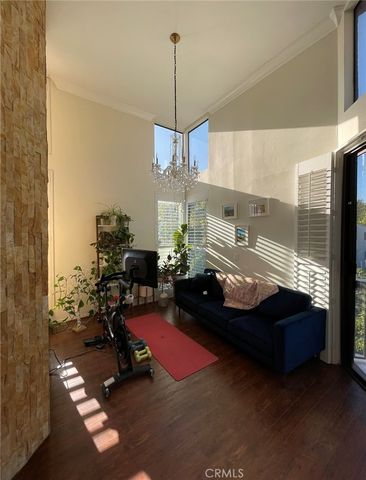 14521 Benefit Street 306, Sherman Oaks, CA 91403