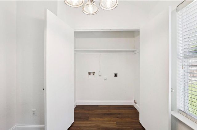 1446 Sax Leigh Drive, Dallas, TX 75241