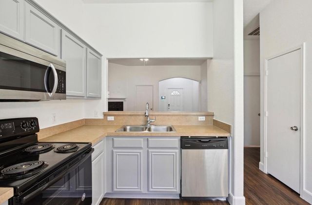 1446 Sax Leigh Drive, Dallas, TX 75241