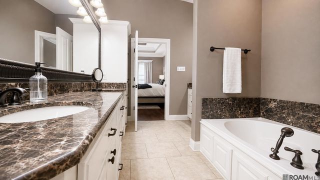 15242 Mistybrook Dr, Baton Rouge, LA 70816