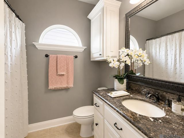15242 Mistybrook Dr, Baton Rouge, LA 70816