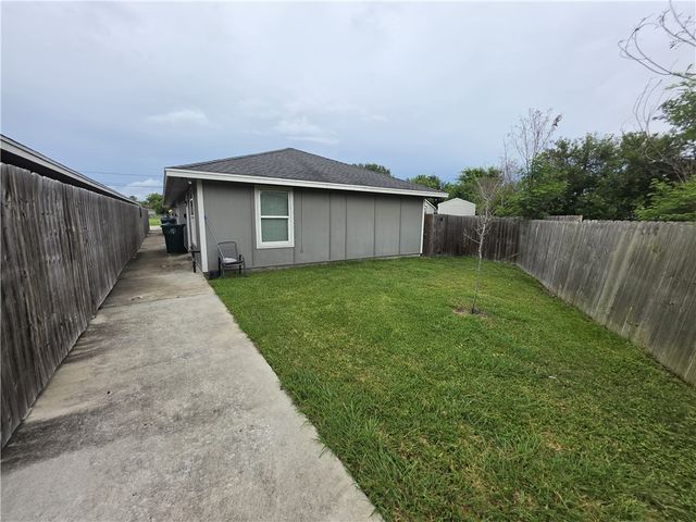 2937 Ruth St, Corpus Christi, TX 78405