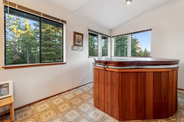 12611 Muhlebach Way, Truckee, CA 96161