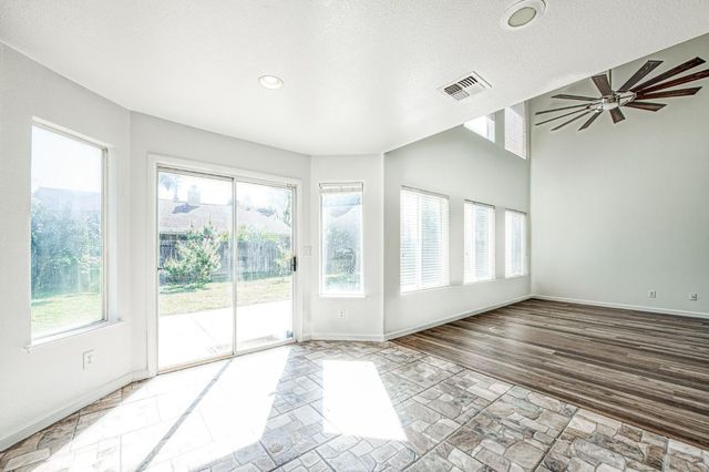 2836 Griffith Avenue, Clovis, CA 93611