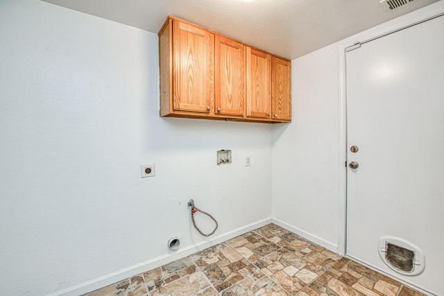 2836 Griffith Avenue, Clovis, CA 93611