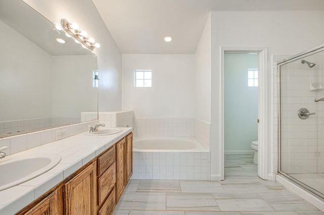 2836 Griffith Avenue, Clovis, CA 93611