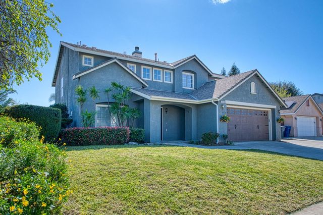 2836 Griffith Avenue, Clovis, CA 93611