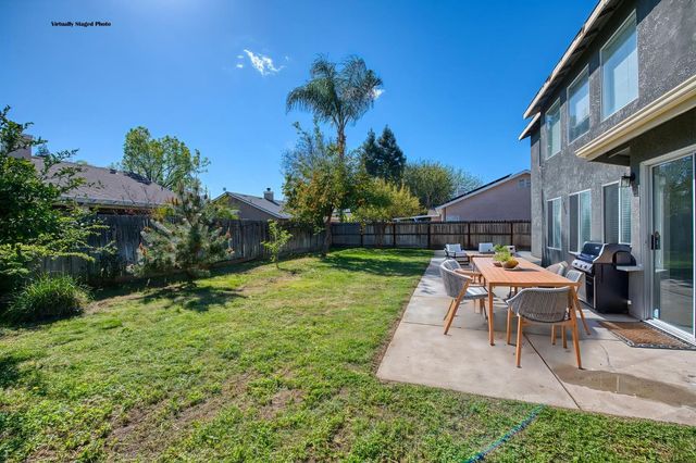 2836 Griffith Avenue, Clovis, CA 93611