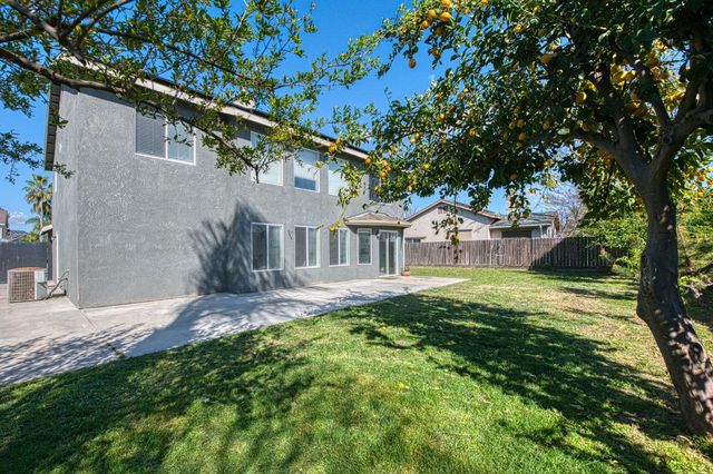 2836 Griffith Avenue, Clovis, CA 93611