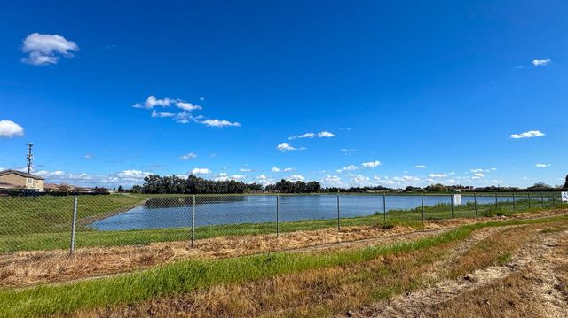 2836 Griffith Avenue, Clovis, CA 93611