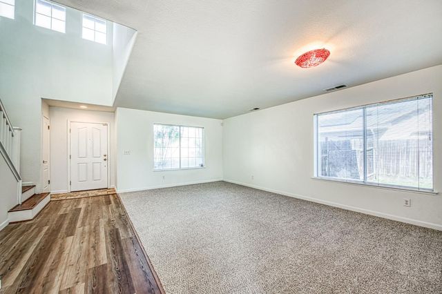 2836 Griffith Avenue, Clovis, CA 93611