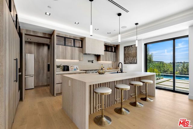 16800 Oak View Drive, Encino (los Angeles), CA 91436