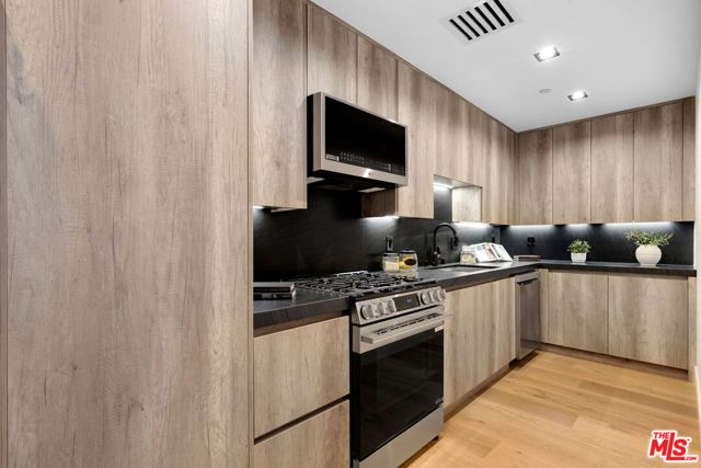 16800 Oak View Drive, Encino (los Angeles), CA 91436