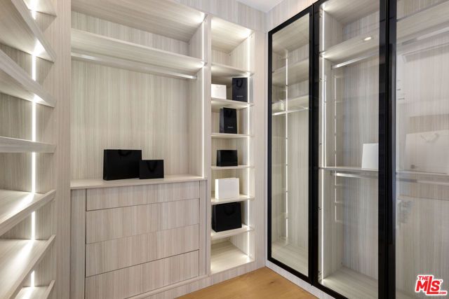 16800 Oak View Drive, Encino (los Angeles), CA 91436