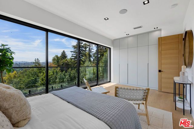 16800 Oak View Drive, Encino (los Angeles), CA 91436