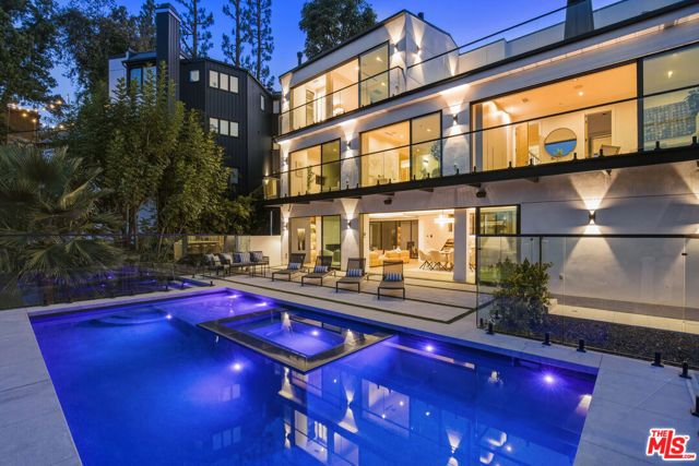 16800 Oak View Drive, Encino (los Angeles), CA 91436