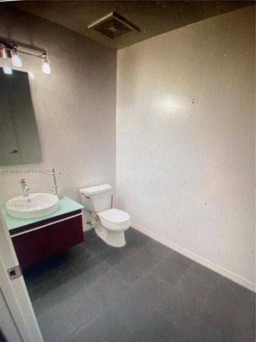 3705 NW 115th Ave 4, Doral, FL 33178