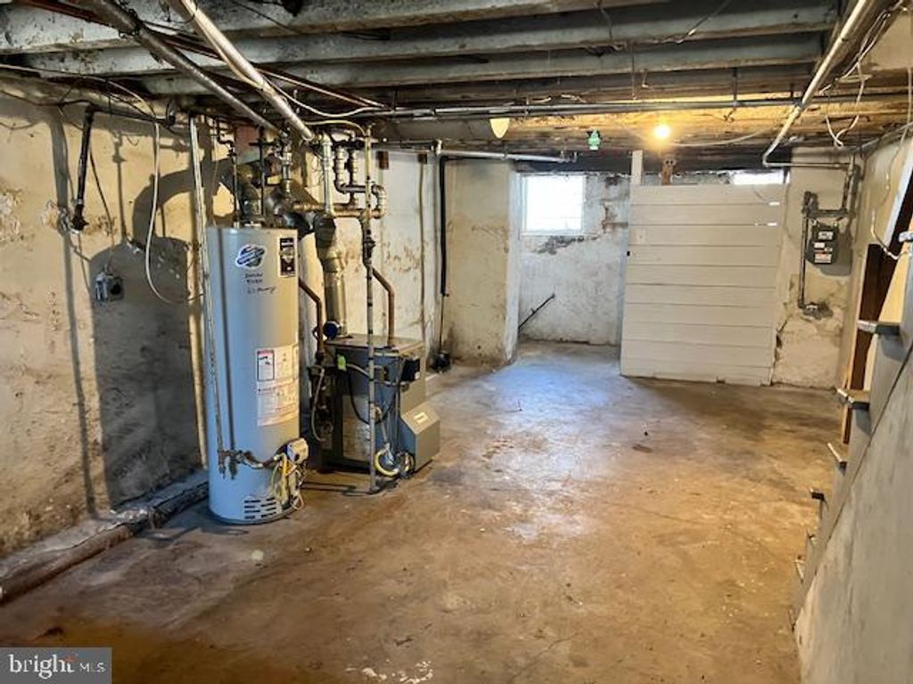 Image 12 of property listing at 2081 ANCHOR ST, Philadelphia, PA 19124