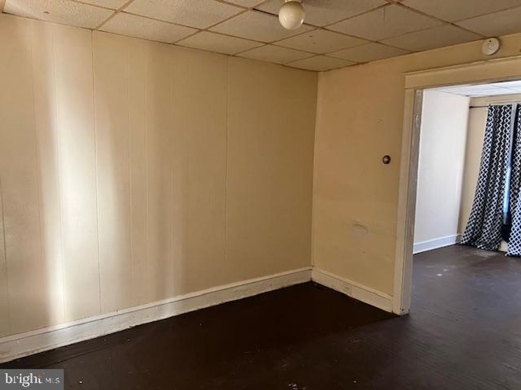 Image 6 of property listing at 2081 ANCHOR ST, Philadelphia, PA 19124