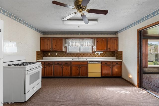 1638 Harden Drive, Barberton, OH 44203