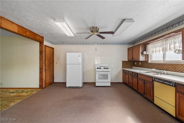 1638 Harden Drive, Barberton, OH 44203